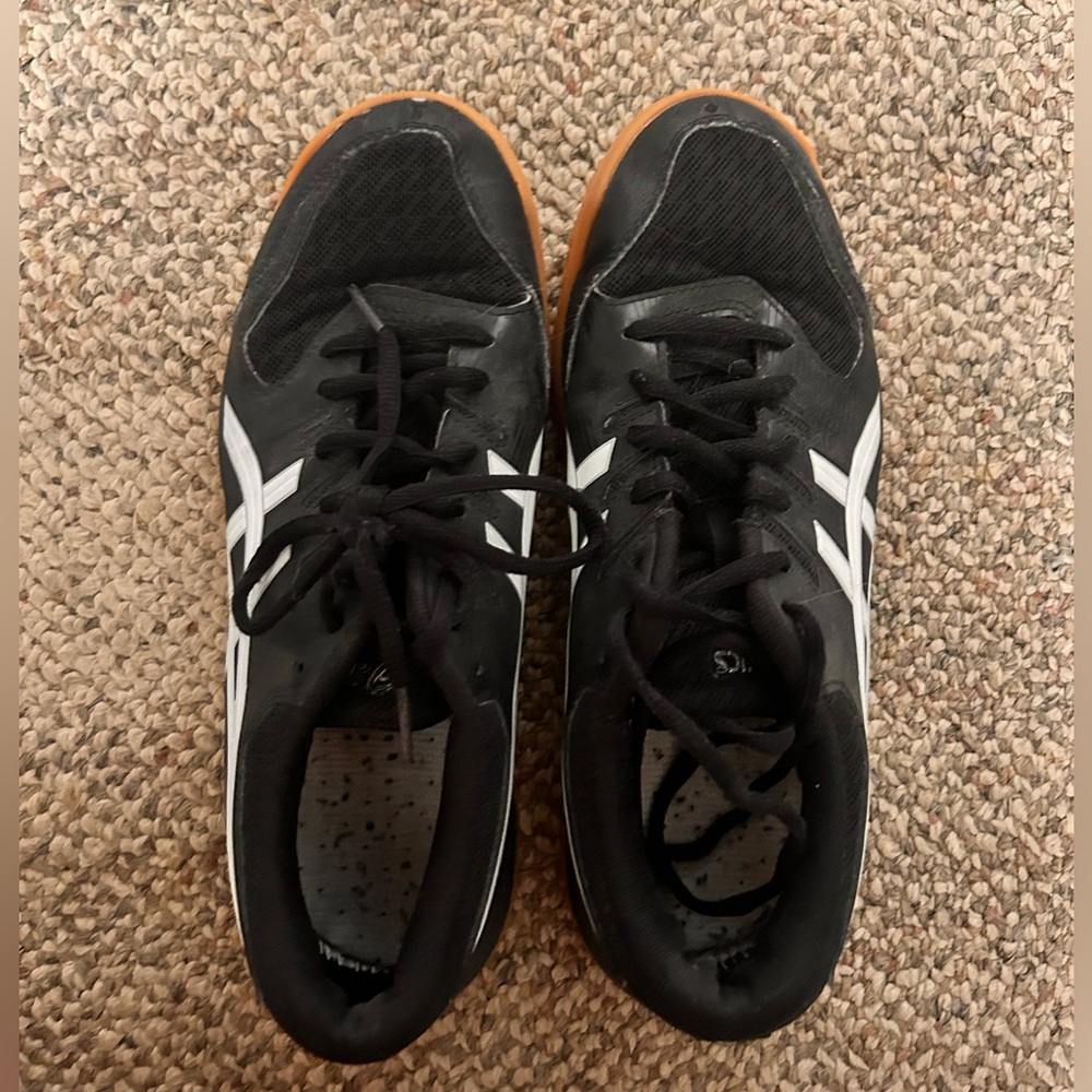 Volleyball shoes